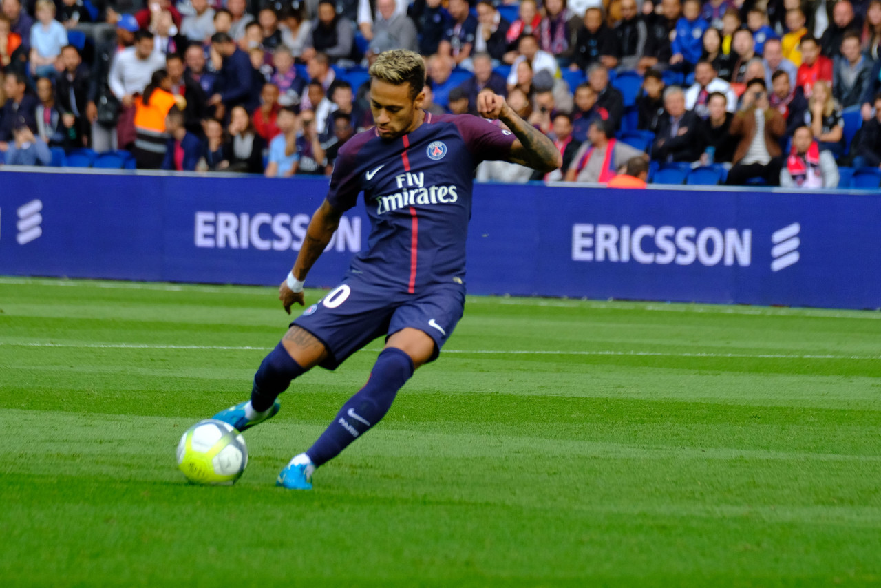 16岁103天，阿森纳小将萨蒙成为欧冠历史第6年轻参赛球员（年仅16岁103天，阿森纳小将萨蒙跻身欧冠史上第六年轻登场球员）