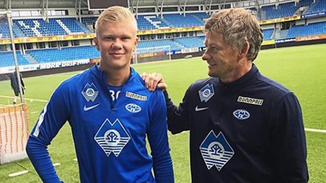 记者：国米不可能在冬窗签阿德耶米，他们满意现有的4名前锋（记者称：国际米兰冬窗不会引进阿德耶米，已对队内四名前锋配置感到满意）