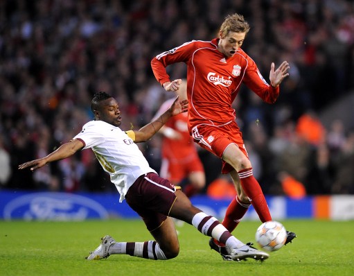 又是逆转！巴萨主场战胜马竞！目前领先四分稳居榜首～（巴萨再度逆转，主场击败马竞！领先4分稳居榜首）