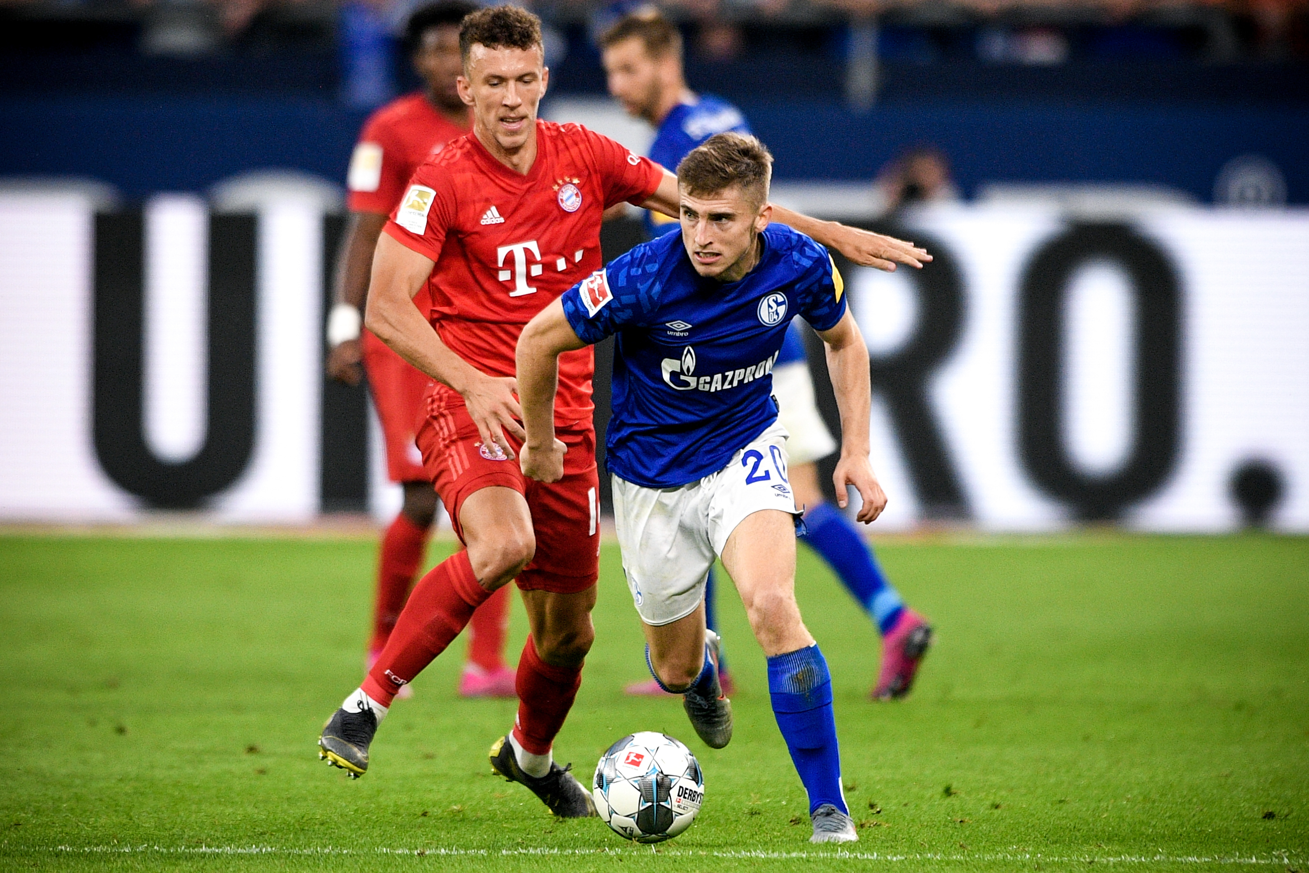 第96分钟丢球！3-3绝平！利物浦爆冷丢分，落后榜首10分卫冕英超无望（第96分钟失守！利物浦被3-3绝平爆冷丢分，距榜首10分，英超卫冕渺茫）