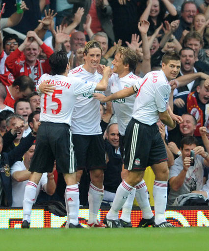 皇马0-2负塞尔塔赛后球员围攻裁判，一分钟内五黄一红（皇马0-2不敌塞尔塔，终场后球员围堵裁判，60秒内五黄一红）