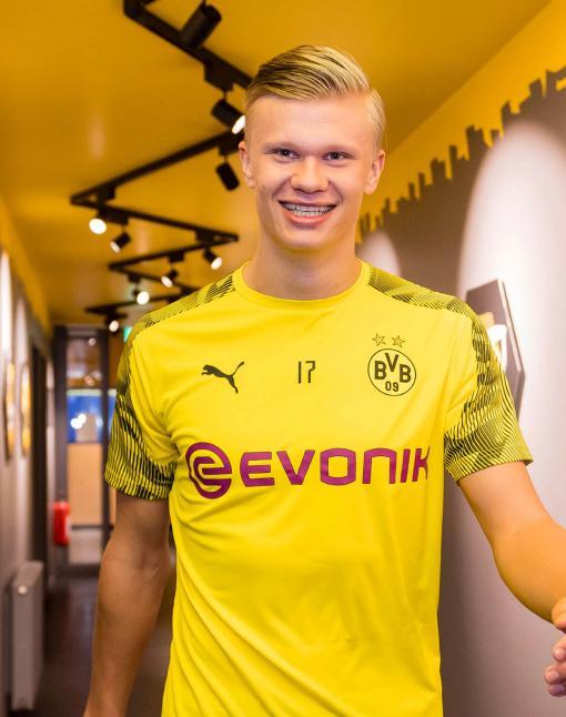 卡拉格：英超教练只有瓜帅强于埃梅里，还是不看好维拉能夺冠（卡拉格：英超主帅里仅瓜帅高于埃梅里，依旧不看好维拉夺冠）