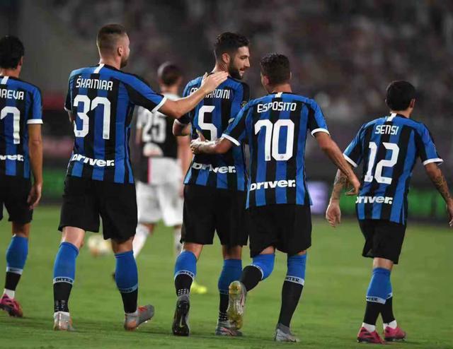 穆勒：留胡子是想尝试不同的造型，队友们很喜欢我的络腮胡（穆勒谈蓄须：想尝试新造型，队友们都喜欢我的络腮胡）