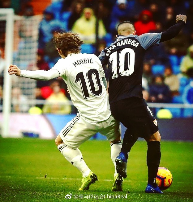 爷青回，维耶里社媒晒与大罗、巴乔、托蒂、卡纳瓦罗等人合照（回忆杀！维耶里社媒晒与罗纳尔多、巴乔、托蒂、卡纳瓦罗等传奇合影）