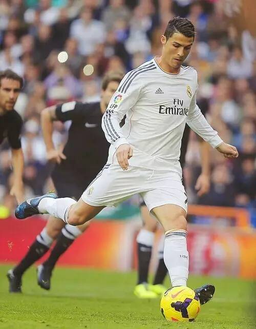 罗马诺：曼城计划让罗德里成为队内第二高薪，以防皇马挖角