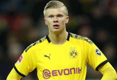 世体：施洛特贝克仍犹豫与多特续约，皇马与巴萨将争夺他（世体：施洛特贝克续约多特仍观望，皇马巴萨拟展开争夺）